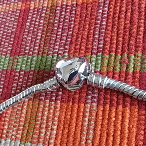 Silver Tone Heart Add A Charm Bracelet New - Picture 2 of 3